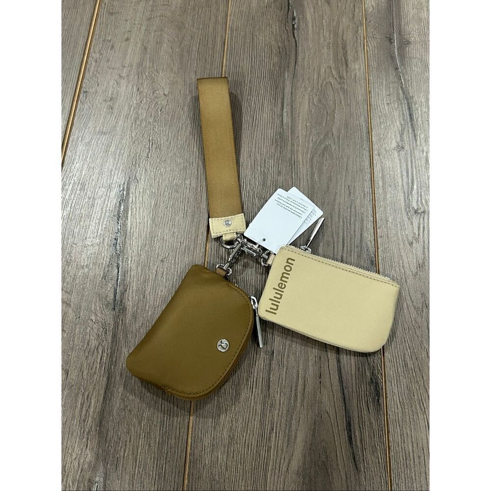 Lululemon dual pouch wristlet